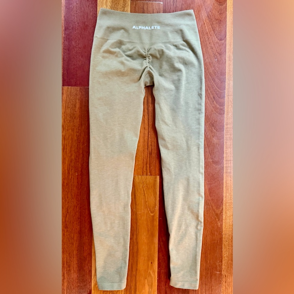 Alphalete Amplify Leggings - Picture 3 of 12